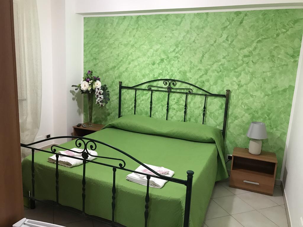 Rosy And Roby Bed & Breakfast Gasponi Екстериор снимка