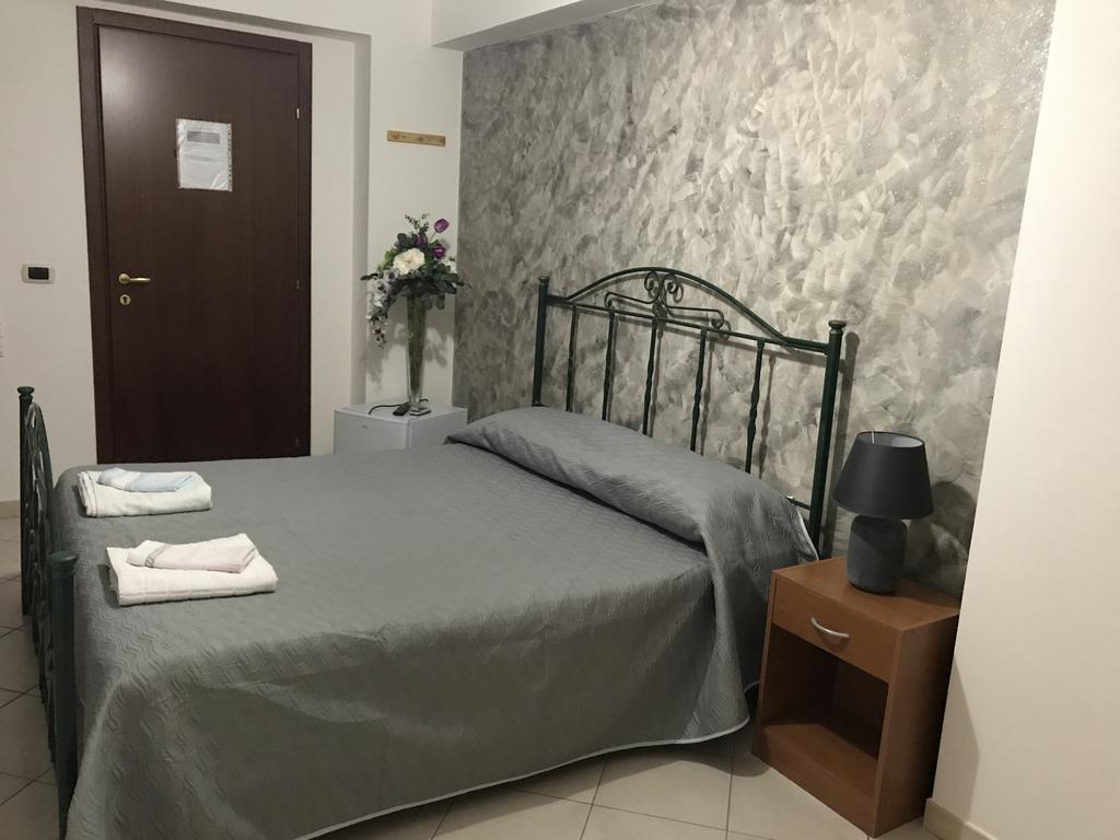 Rosy And Roby Bed & Breakfast Gasponi Екстериор снимка