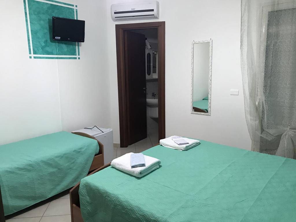 Rosy And Roby Bed & Breakfast Gasponi Екстериор снимка