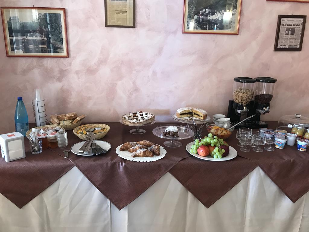 Rosy And Roby Bed & Breakfast Gasponi Екстериор снимка